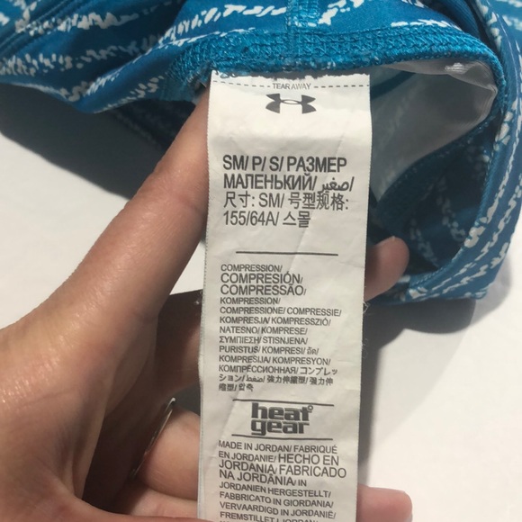 Under Armour heat gear compression capris small - Picture 8 of 9